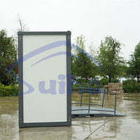 Cabine de toilette accessible de 7 pieds Toilettes sanitaires portables Remorque de salle de bain mobile pour personnes handicapées avec revêtement de sol antidérapant