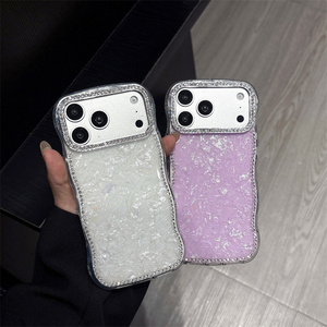 Nueva Funda para Teléfono con Diseño de Conchas Marinas y Diamantes para iPhone 17 16 15 14 Pro Max, Textura de Concha Iridiscente, Degradado Ombre Ondulado - Product Image 3