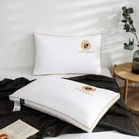 2021 nouveau style britannique hôtel Hilton antibactérien doux pour la peau hauteur différente oreiller en microfibre sommeil profond