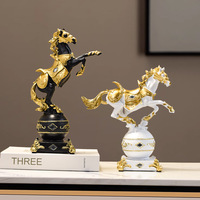 Vente en gros de décoration de cheval personnalisée, présentoir de table créatif pour la maison, cheval en résine avec diamant, mode pour le salon