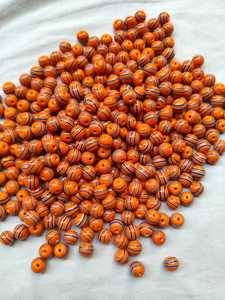 Perles en verre soufflé ovales rayées FE de 8 mm pour la fabrication de bijoux, perles en vrac en boîte en provenance de l'Uttar Pradesh - Product Image 5