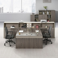 Poste de travail de bureau moderne pour 2, 4 ou 6 personnes, table modulaire face à face avec armoire de rangement haute