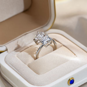 แหวนหมั้นเพชรเม็ดเดี่ยวทรงลูกแพร์สองเม็ด รุ่น MSR-1736 แพลตตินั่ม เพชรเลี้ยงในห้องปฏิบัติการ จาก Messi Jewelry - Product Image 5