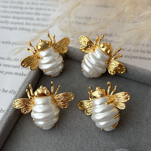Pendientes de Abeja con Diseño Vintage de Moda, Últimos Estilos 2025, Serie de <span class=keywords><strong>Insectos</strong></span>, Joyería de Moda para Mujer - Product Image 3