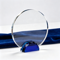 Trophée personnalisé en verre cristal pyramidal vierge avec logo personnalisé couleur clair/jade, impression UV, finition polie durable