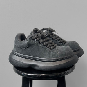 Zapatos casuales de plataforma con suela gruesa, inspirados en diseñadores, para otoño e invierno, para caminar a diario, estilo urbano, que aumentan la altura. - Product Image 2