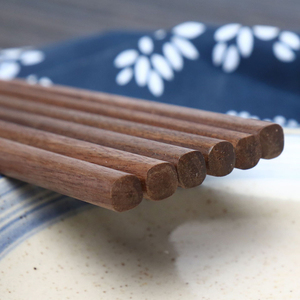 Bacchette in Legno di Noce Naturali Riutilizzabili con Logo Personalizzato Inciso e Scatola, Regalo di Lusso all'Ingrosso - Product Image 5