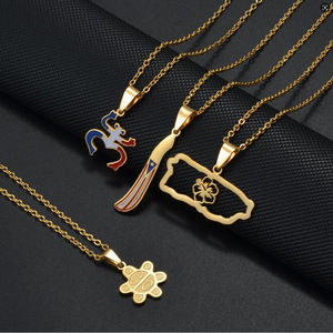 Collar <span class=keywords><strong>de</strong></span> Moda Frogman Hibiscus, <span class=keywords><strong>de</strong></span> Acero Inoxidable, Agradable al Tacto, Chapado en <span class=keywords><strong>Oro</strong></span> <span class=keywords><strong>de</strong></span> 18k, Impermeable, con Mapa <span class=keywords><strong>de</strong></span> <span class=keywords><strong>Puerto</strong></span> <span class=keywords><strong>Rico</strong></span> - Product Image 3