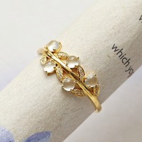 Bague réglable en cuivre électroplaqué, style japonais vintage, pour femme, incrustée de pierres blanches imitation œuf, motif feuille, luxe léger