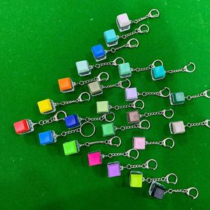Porte-clés pendentif en PVC lumineux, motif anime, combinaison multicolore, avec dispositif de test de luminosité, sans inscription, anti-stress - Product Image 2