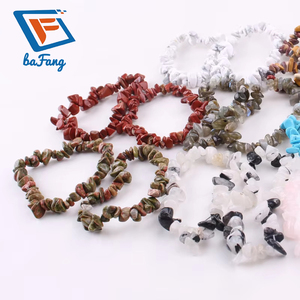 Venta al por mayor 5-8mm Chips sueltos pulsera de piedra Natural Irregular pequeñas cuentas pulseras elásticas para las mujeres - Product Image 3