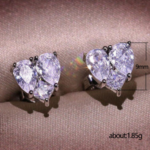 Orecchini a forma di cuore con cristalli per donna, accessori minimalisti alla moda per tutti i giorni, idea regalo - Product Image 5