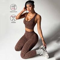 Nouvel ensemble de sport sans couture pour femme, imprimé léopard, soutien-gorge de sport à dos croisé, leggings taille haute froncés aux fesses, tenue de yoga et de gym 2 pièces