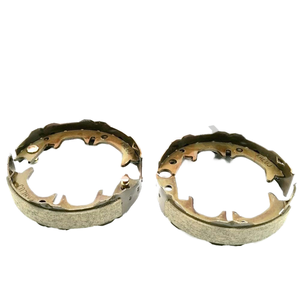 Kaluj Set ganasce freno di stazionamento 46540-06050 46550-06050 46590-06030 per <span class=keywords><strong>Toyota</strong></span> <span class=keywords><strong>Land</strong></span> <span class=keywords><strong>Cruiser</strong></span> - Product Image 1