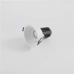 Spot rond en aluminium fait main de style moderne du milieu du siècle pour l'intérieur - Product Image 1