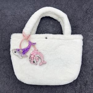 Handgemaakte 3d Walvisdolfijn Kralen Patch Appliqueert Uniek Ontwerp Met Kristallen Zak Lanyard Hangende Touw Pvc Vilt Stof Voor Hoedengebruik - Product Image 3