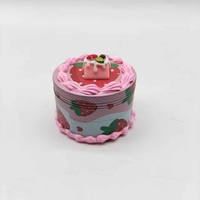 Broyeur d'herbes intégré en alliage d'aluminium de simulation de gâteau mignon et créatif Broyeur à tabac manuel en résine d'alliage de zinc