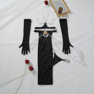 Ensemble de lingerie gothique 4 pièces : Soutien-gorge halter, pinces à tétons à chaîne métallique, mini-jupe ajourée à fente haute, string assorti et gants - Product Image 5