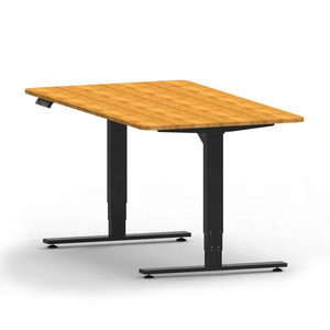 Mesa de trabajo ajustable eléctricamente para ordenadores de oficina de diseño neoclásico con altura ajustable - Product Image 1