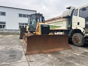 รถดันดิน CAT D5K มือสองจากญี่ปุ่น รถดันดินตีนตะขาบสำหรับงานหนัก เครื่องจักรกลงานดินยี่ห้อแคตเตอร์พิลลาร์ สภาพใหม่ 90% - Product Image 1
