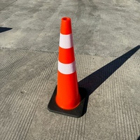 Cônes de signalisation routière en PVC haute visibilité, différentes tailles, robustes, pour la sécurité routière et le contrôle du trafic