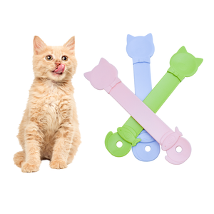 Fabricante al por mayor Portable <span class=keywords><strong>Pet</strong></span> <span class=keywords><strong>Cat</strong></span>-Bar Strip Feeder Snack Feeder Plastic <span class=keywords><strong>Cat</strong></span> Strip Squeeze Dispensador de cuchara para gatos - Product Image 2