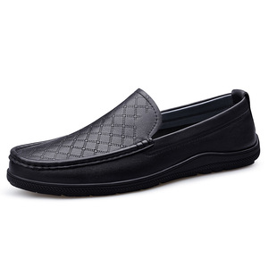 Chaussures en cuir décontractées respirantes à enfiler pour hommes d'âge moyen et âgés, à semelle souple et confortable avec absorption des chocs - Product Image 1