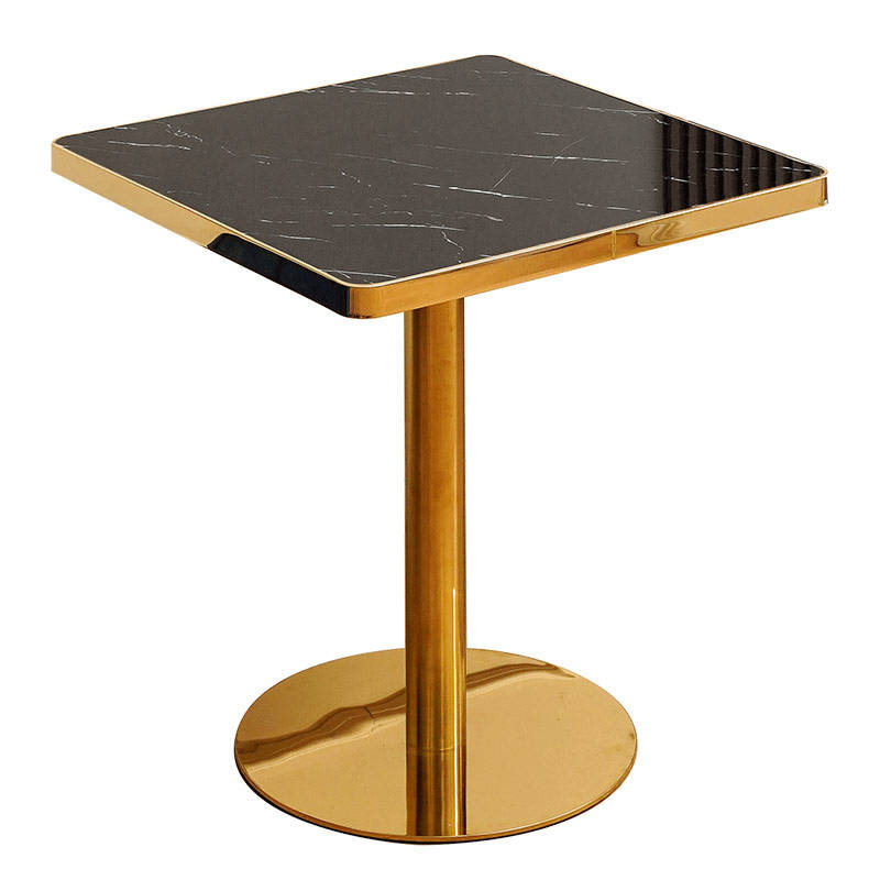 สี่เหลี่ยมสีดำ