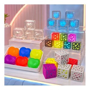 Jouet sensoriel anti-stress en forme de cœur, cube lumineux, boule scintillante, pour enfants et adultes, commande en gros, directement du fabricant - Product Image 5