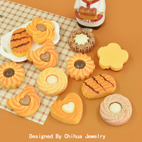 Biscotto al cioccolato in resina flatbak cabochon per casa delle bambole cucina cibo modello forcina scrapbooking decorazione cassa del telefono