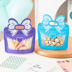 Bolsa de Regalo Infantil de Alta Gama con Lazo, Autoportante, de Plástico Biodegradable, Apta para Alimentos, Venta al Por Mayor - Product Image 3