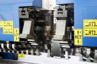 Centre de pliage flexible à changement d'outil entièrement automatique pour tôles, plieuse de panneaux CNC servo haute précision pour armoires métalliques