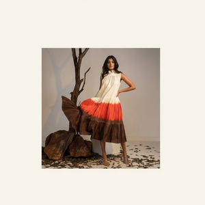 Colorido, suave y elegante Vestido corto de rayón Tie Dye para mujer Trabajo de cuello de diseñador con manga corta Vestido de verano y playa - Product Image 1