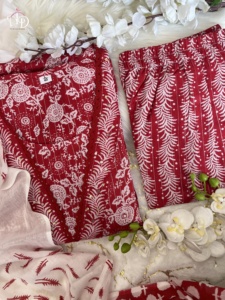 Ensemble de costumes lourds de nouvelle collection magnifiquement décoré avec un tissage Zari complexe à la main pour la vente à l'exportation - Product Image 6