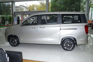 Dongfeng Fengguang 380 <span class=keywords><strong>pas</strong></span> <span class=keywords><strong>cher</strong></span> Mini MPV 2-8 sièges véhicules à essence 7 passagers Van 1.5L petit bus à essence LHD voitures utilitaires - Product Image 4