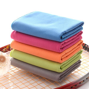 Toalla Deportiva de Microfibra de Doble Cara de Alta Absorbencia, Ecológica y de Secado Rápido de One Textiles Towels Industries, con Bolsa de Silicona - Product Image 2