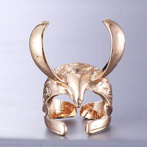 Bijoux fantaisie en alliage de zinc, bague punk avec breloque film <span class=keywords><strong>Thor</strong></span>, bague casque de <span class=keywords><strong>Loki</strong></span> du Monde Noir pour hommes, fourniture directe d'usine - Product Image 6