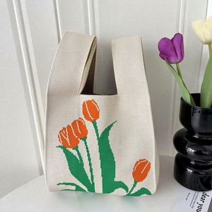 Bolso de Mano Japonés con Nudo, Mini Bolso de Ganchillo con Diseño Floral, Bolso Tejido para Mujer - Product Image 6