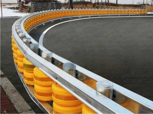 Barrera de choque de carretera al por mayor 2025 Barrera de rodillos Barandilla de carretera Seguridad vial usada - Product Image 3