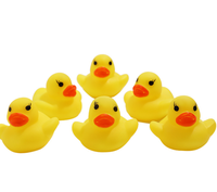 Jouet de bain canard en caoutchouc jaune qui couine, pour la famille, les bébés et les tout-petits garçons et filles