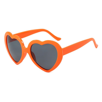 2026 Super Star Offres Spéciales coeur forme lunettes de soleil arc-en-ciel mode amour femmes lunettes de soleil à la mode