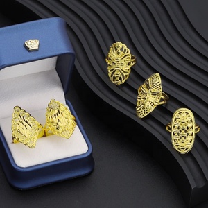 Anillos de compromiso y boda de lujo clásicos chapados en oro de 24 quilates para mujer, joyería de latón de moda con diseño hueco, venta al por mayor - Product Image 1