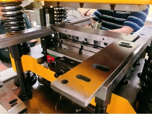 Wondery 120SPM Fin <span class=keywords><strong>Stamping</strong></span> Mold Aluminio Cobre Acero Punzonado <span class=keywords><strong>Die</strong></span> - Product Image 5