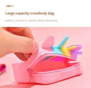 Vente flash - Pinceaux de maquillage en silicone souple pour femmes - Trousse de toilette de voyage - Pochette personnalisée avec logo - Fonction imperméable - Product Image 2