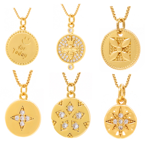 Collar con Colgante de Abeja y Estrella de la Suerte Estilo Vintage Chapado en Oro de 18K con Cadena de Latón con Circonitas Cúbicas para Fiestas, Regalo de Joyería - Product Image 1