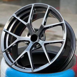 Ruedas de coche forjadas: Forja de doce <span class=keywords><strong>mil</strong></span> toneladas de <span class=keywords><strong>un</strong></span> solo bloque, forja hueca, ruedas de alto rendimiento, ligeras, menos de 8 kg - Product Image 1