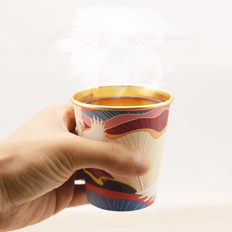 일회용 두꺼운 금박 종이컵은 따뜻한 음료와 차가운 음료를 위해 맞춤 제작 가능 종이컵 재활용 가능