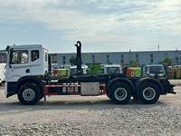 Camion à benne basculante Dongfeng 6x4 à bras articulé, véhicule à bras articulé à double pont