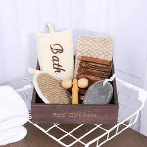 Cadeaux de Noël et d'anniversaire en gros, kit de spa <span class=keywords><strong>relaxant</strong></span> avec gobelet, chaussettes, gant de <span class=keywords><strong>bain</strong></span>, brosse à cheveux, ensemble cadeau pour la décoration de la maison - Product Image 6