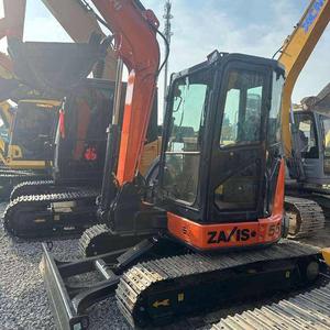 Mini-excavatrice Hitachi ZX55 d'occasion, 5,5 tonnes, sur chenilles, avec moteur et boîte de vitesses, faible nombre d'heures de travail, prête à l'emploi - Product Image 1